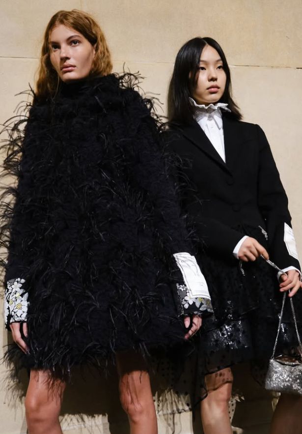 伦敦2020冬季时装秀__2021伦敦秋冬时装秀