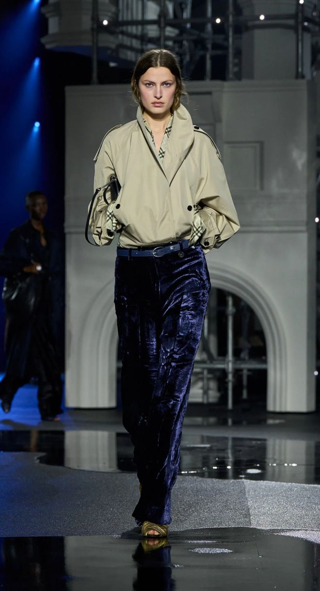 伦敦2020冬季时装秀__2021伦敦秋冬时装秀