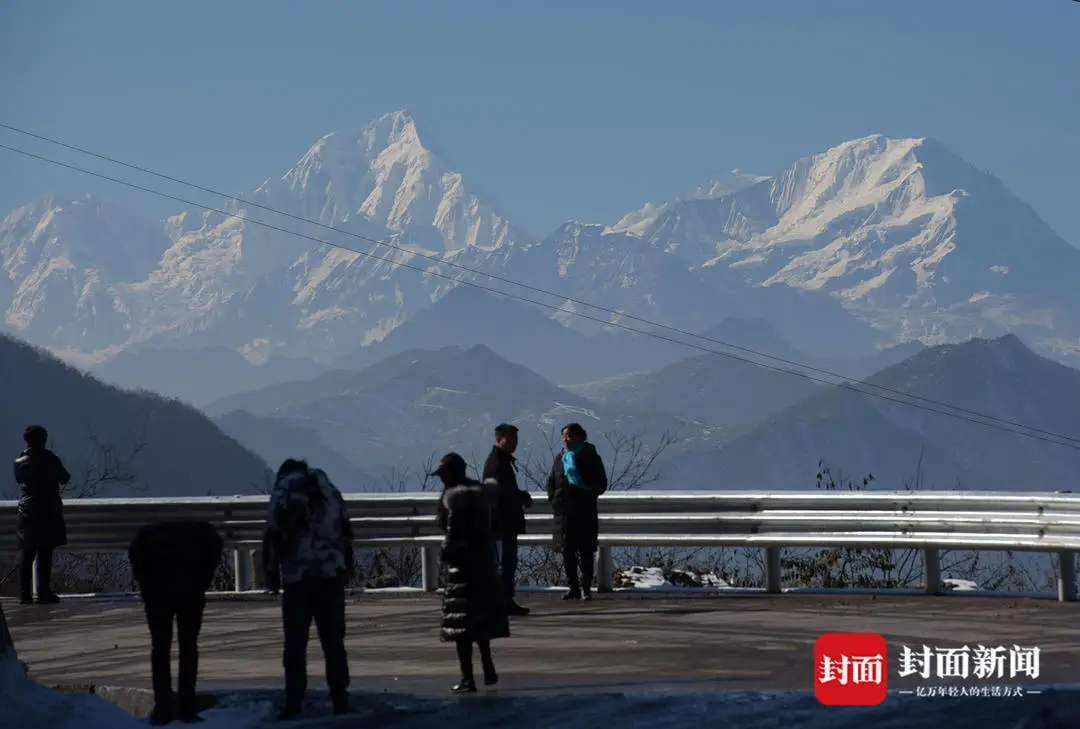 合肥蜀山登山步道__蜀山山顶平台