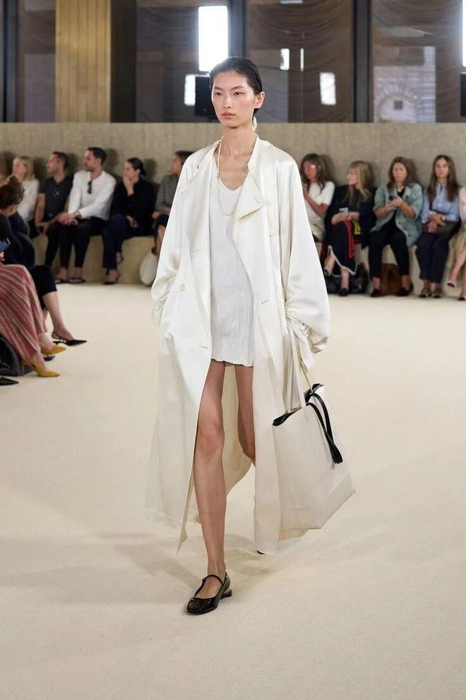 _2021春季风衣_今年春季风衣流行什么