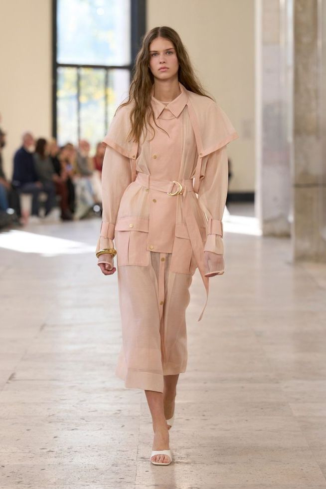 今年春季风衣流行什么__2021春季风衣