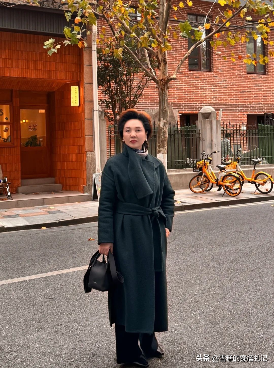 显得高贵的颜色搭配__富贵的穿搭