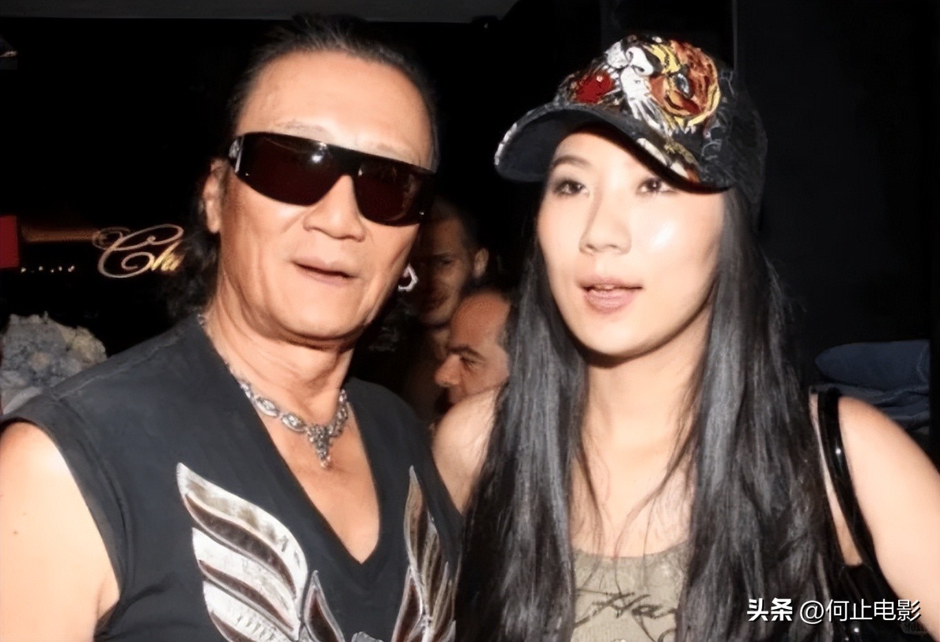 坐着轮椅玩命_坐轮椅的_