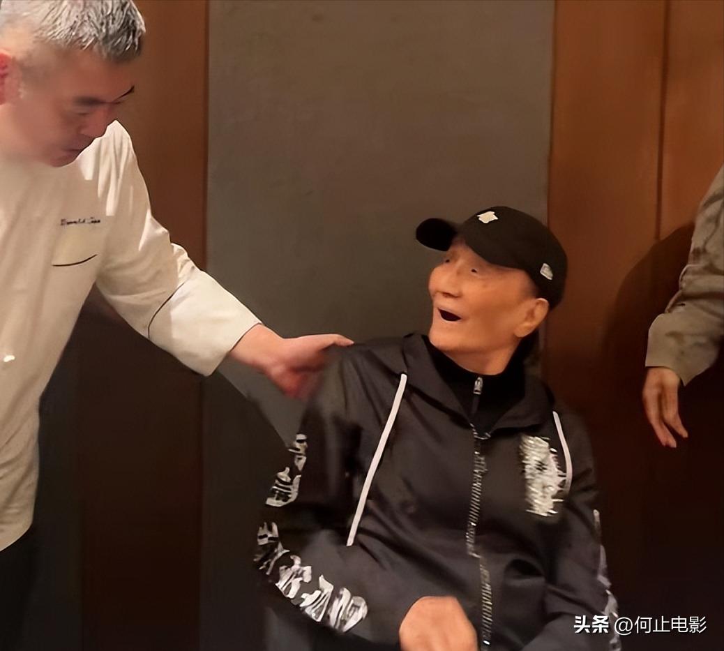 坐着轮椅玩命__坐轮椅的