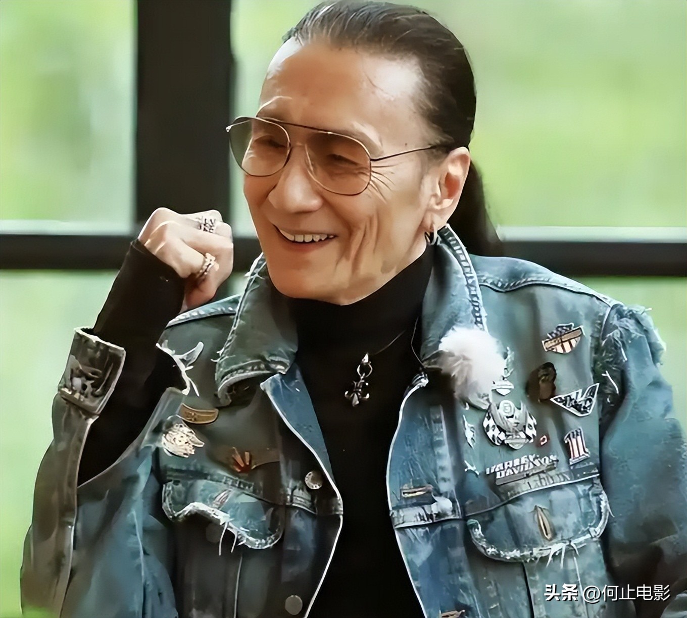 坐着轮椅玩命_坐轮椅的_