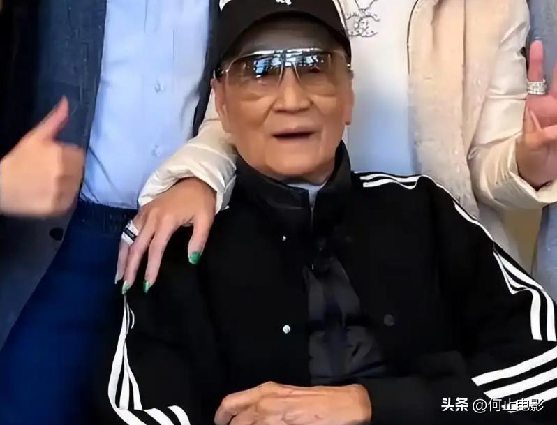 _坐轮椅的_坐着轮椅玩命