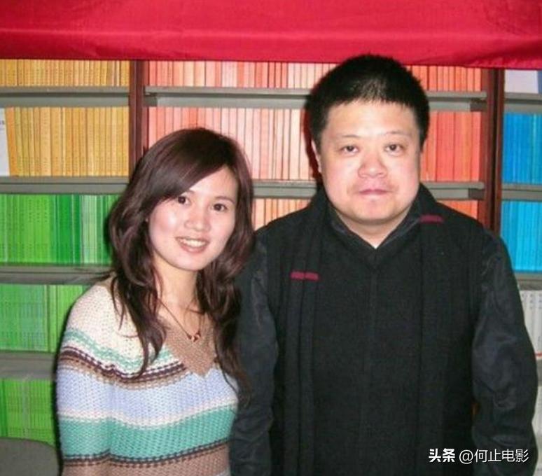 _韩国演艺义圈悲惨女主角牛仔裤_演艺会场主持