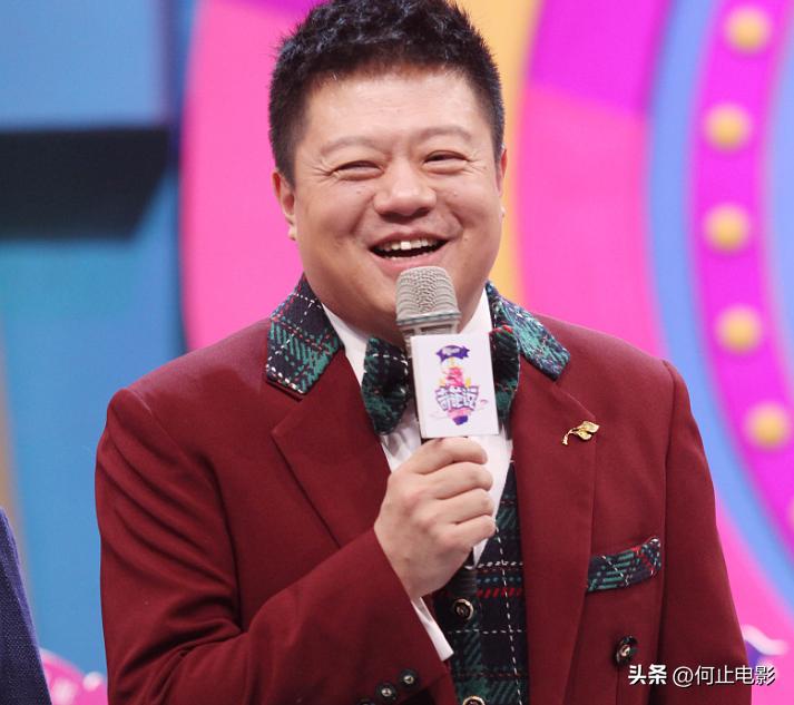 演艺会场主持_韩国演艺义圈悲惨女主角牛仔裤_