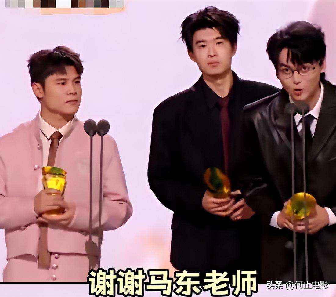 韩国演艺义圈悲惨女主角牛仔裤__演艺会场主持