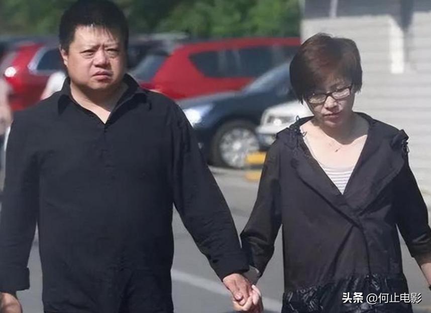 演艺会场主持_韩国演艺义圈悲惨女主角牛仔裤_