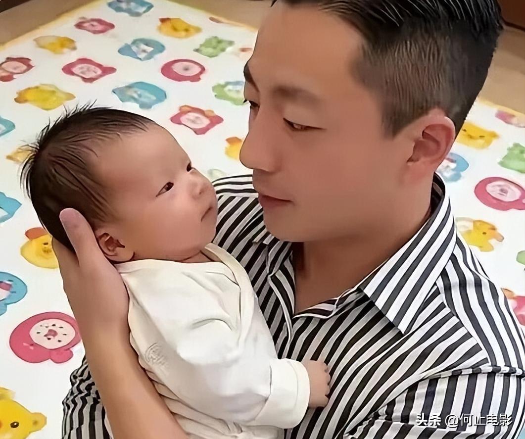 汪小菲晒女儿甜笑照__得一官方旗舰店