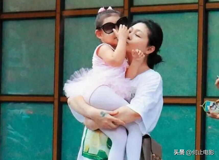 _汪小菲晒女儿甜笑照_得一官方旗舰店