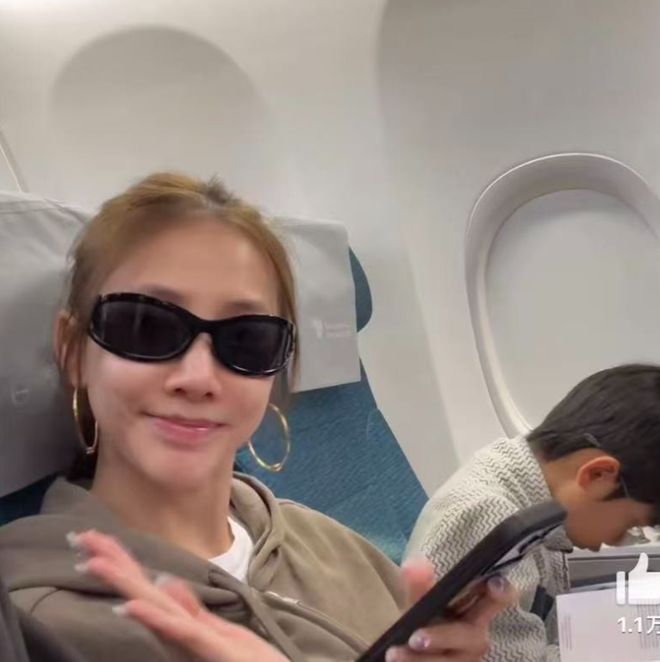 明星被困中东后续！热巴滞留原因曝光，玄子全家中转，黄渤最幸运__明星被困中东后续！热巴滞留原因曝光，玄子全家中转，黄渤最幸运