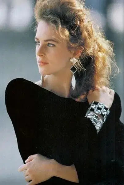 _王菲相信爱情_王菲相信爱情歌曲