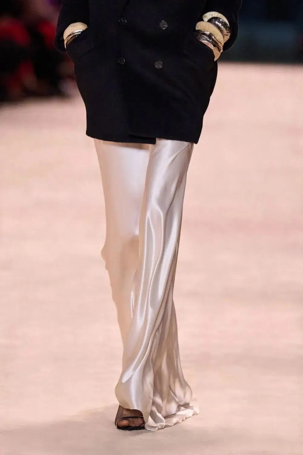 _王菲相信爱情歌曲_王菲相信爱情