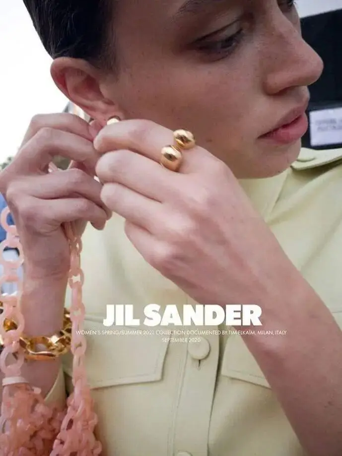 王菲相信爱情歌曲__王菲相信爱情