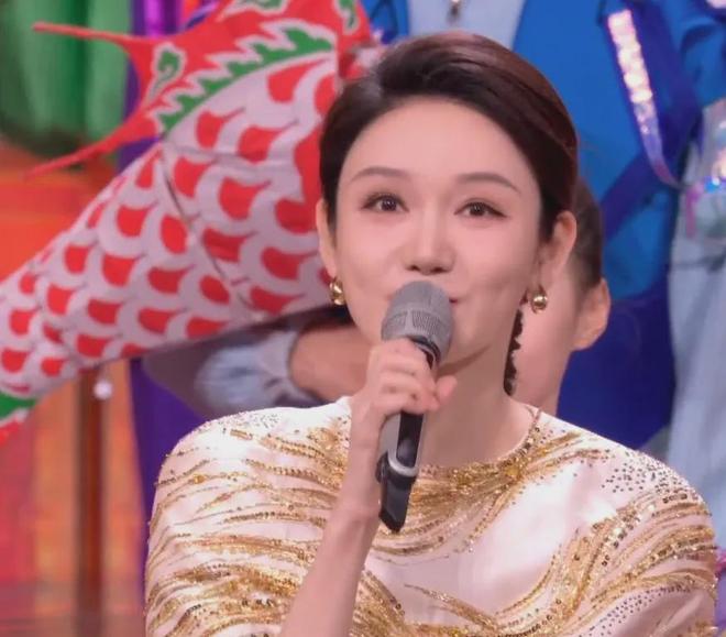 _元宵晚会主持人服装_晚会主持人化妆