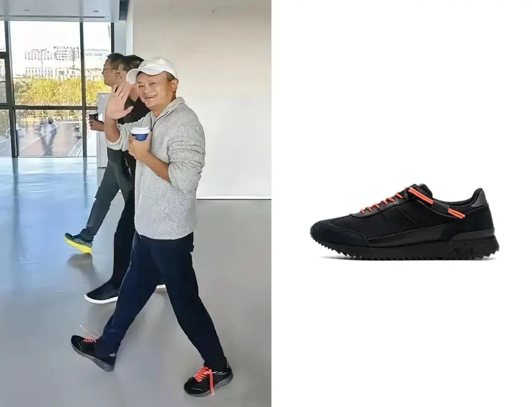 _马云穿衣服很随便_马云身边穿背心的男人是谁