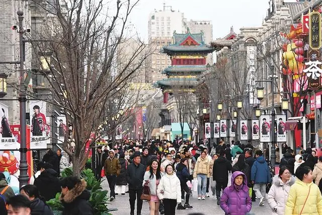 华灯点亮古城 游客纷至沓来 太原文旅市场交出亮眼成绩单
