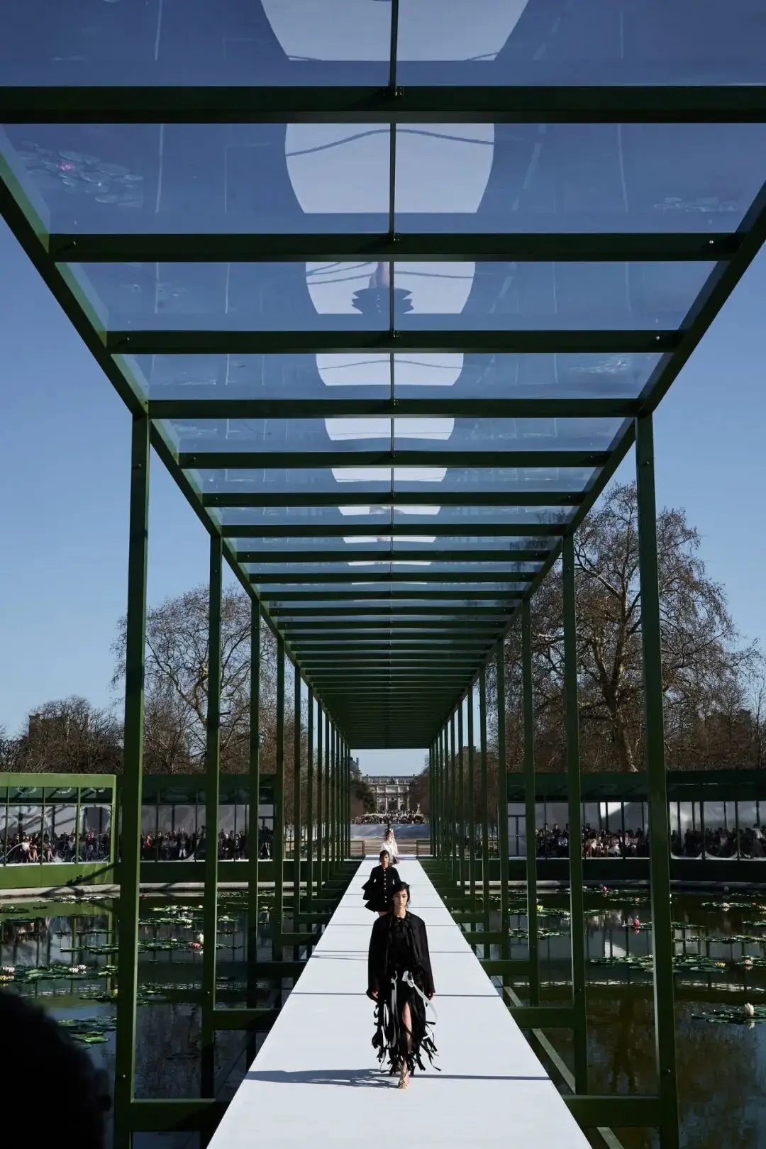 _和李昀锐一起漫步迪奥花园_和李昀锐一起漫步迪奥花园