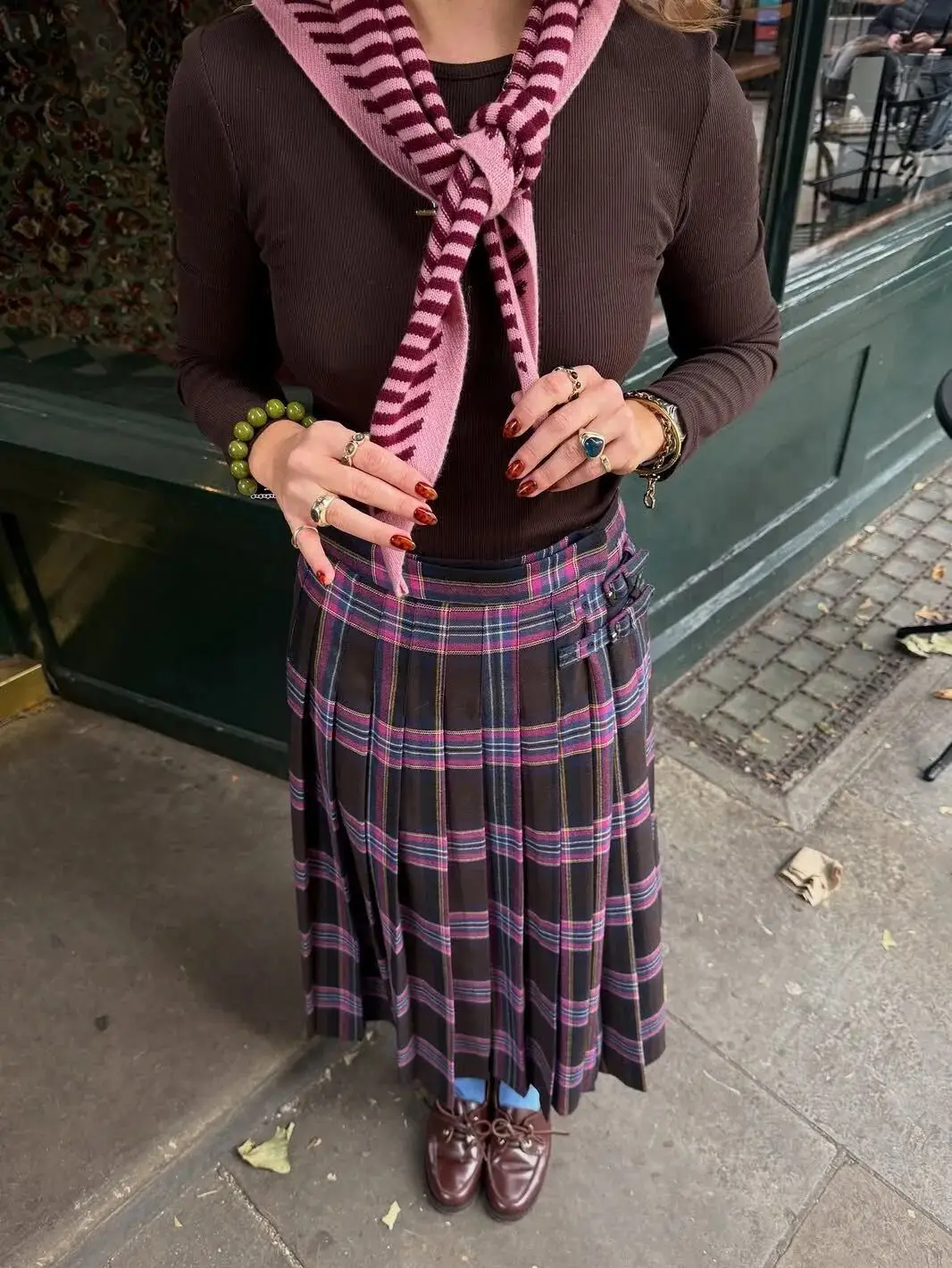 _棕色鞋搭配什么颜色好看_棕色鞋好看吗