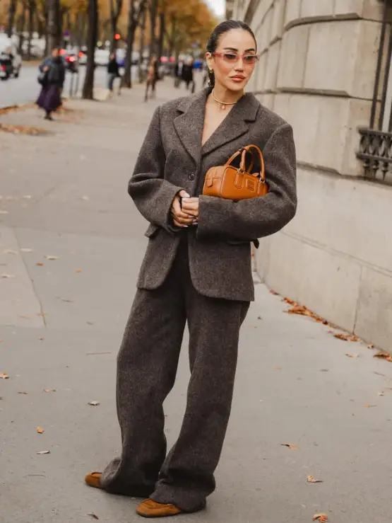 棕色鞋搭配什么颜色好看__棕色鞋好看吗