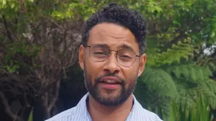 三亚海滩天涯海角游客裸泳__悉尼到艾尔利海滩