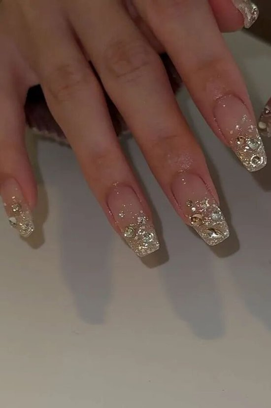 新年做美甲的广告词__新年做美甲的文案