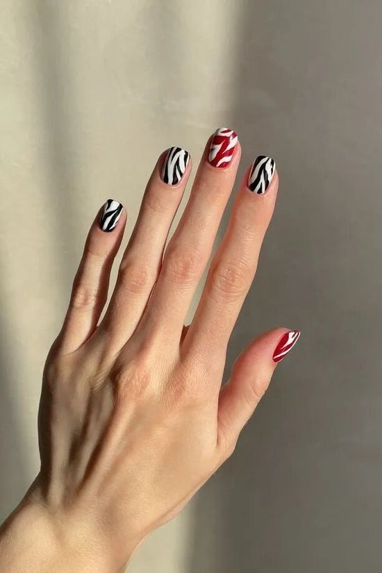 新年做美甲的文案_新年做美甲的广告词_