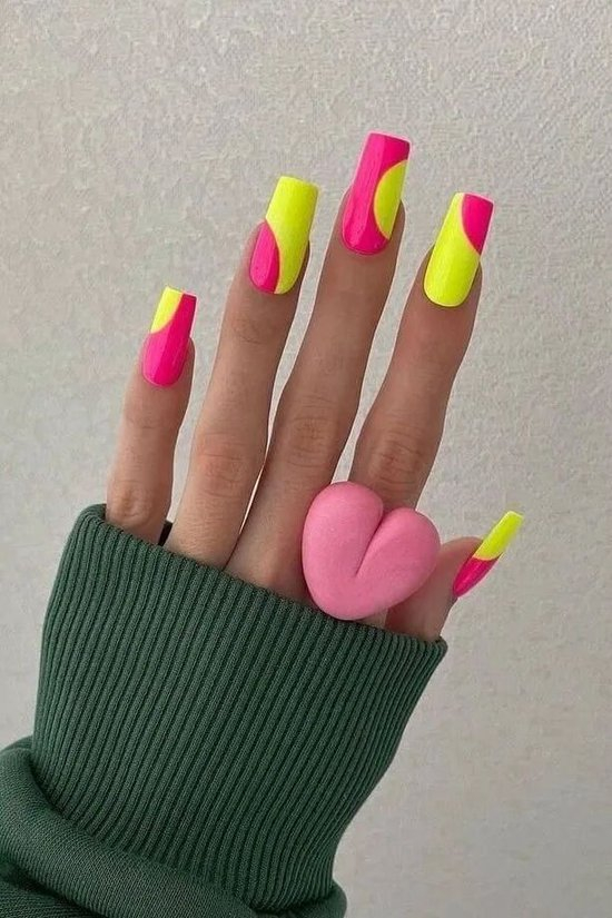 新年做美甲的广告词_新年做美甲的文案_