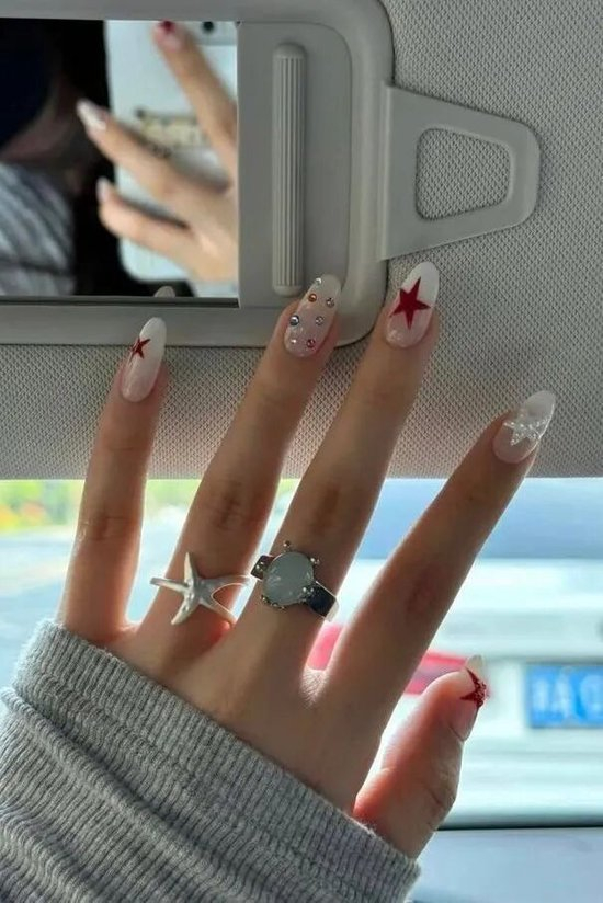 _新年做美甲的广告词_新年做美甲的文案