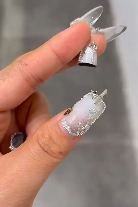 _新年做美甲的广告词_新年做美甲的文案