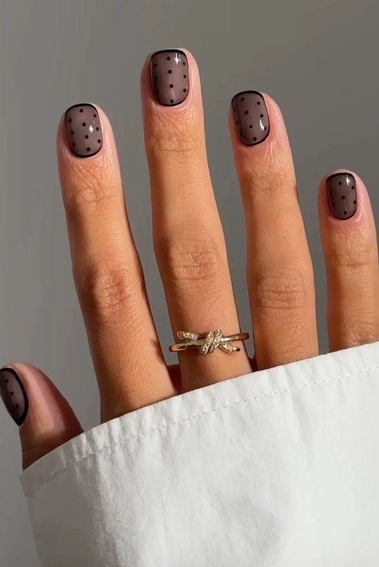 新年做美甲的广告词__新年做美甲的文案