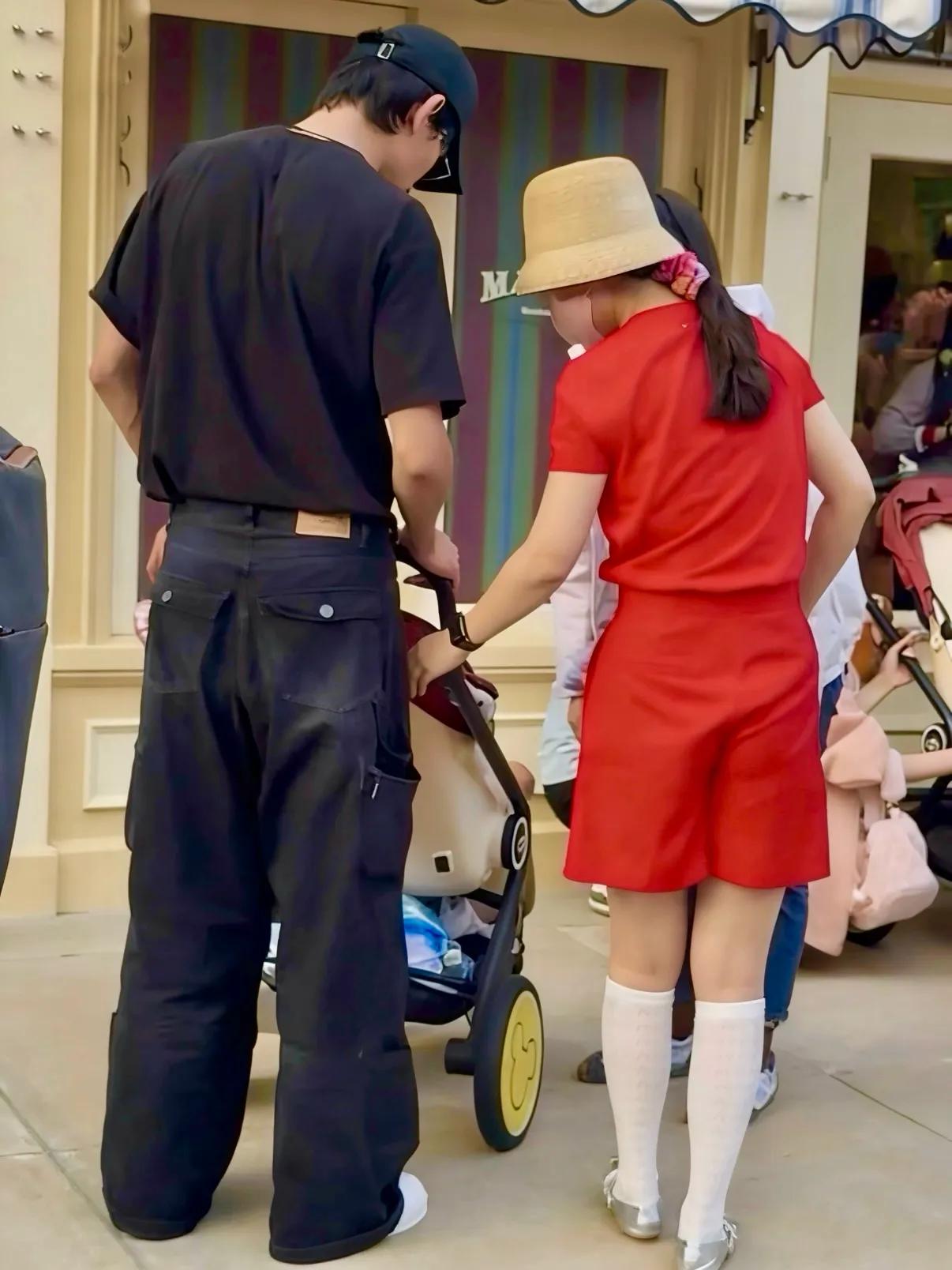 偶遇吴倩张雨剑带娃游港迪，同框画面像幸福一家三口，复合了吗？