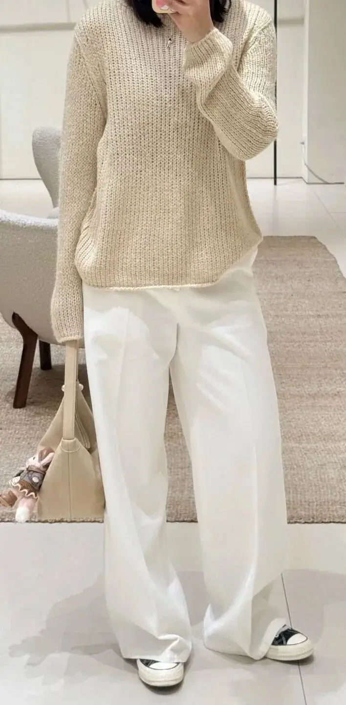 阔腿裤白色配什么颜色的上衣_阔腿裤白色配什么鞋子_