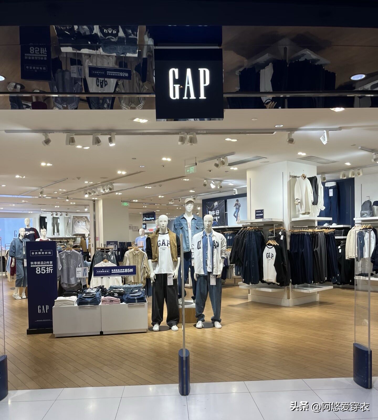 _杂款牛仔裤在哪里拿货_中年男子牛仔裤