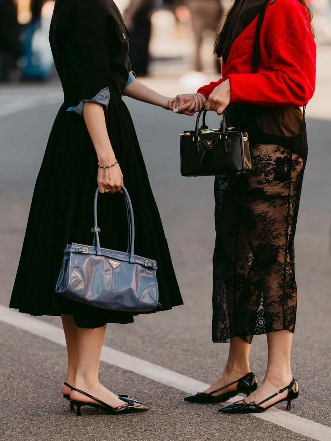 休闲鞋配长裙__鞋和裙子的颜色搭配