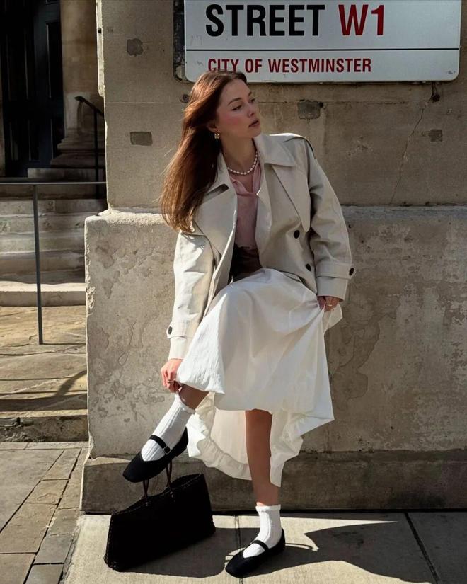 休闲鞋配长裙__鞋和裙子的颜色搭配