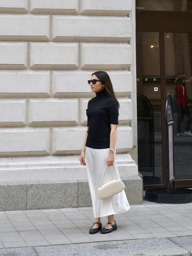 _鞋和裙子的颜色搭配_休闲鞋配长裙