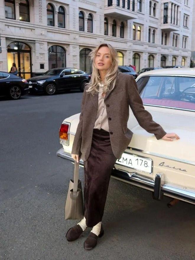 _休闲鞋配长裙_鞋和裙子的颜色搭配