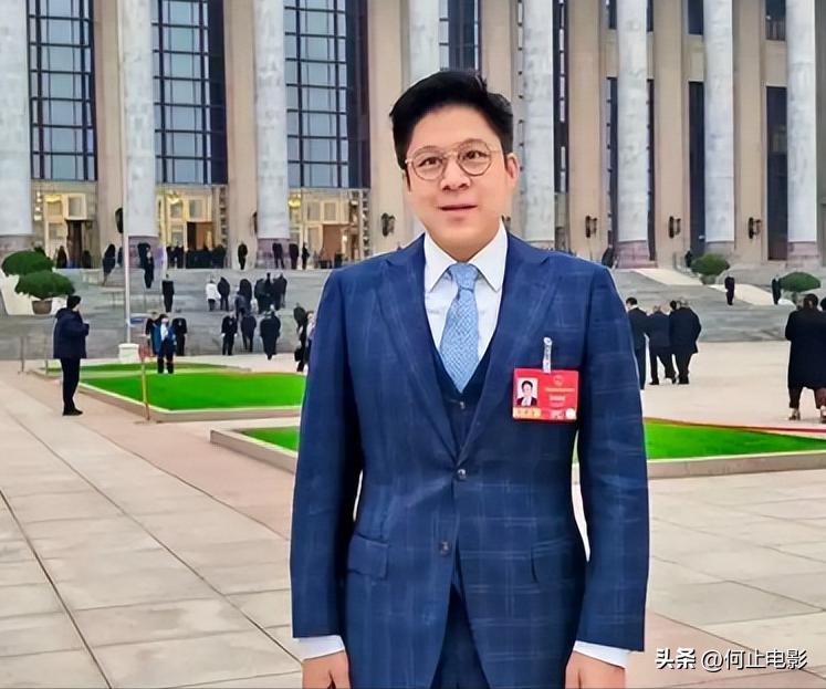 两会热腾腾的提案议案_两会中的提案_