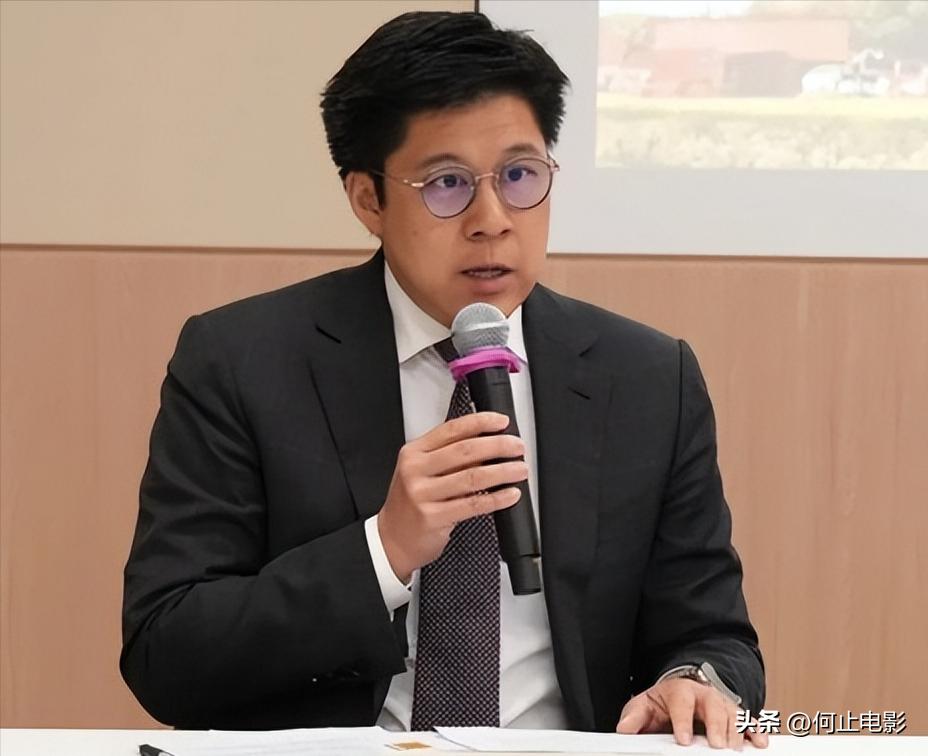 两会热腾腾的提案议案__两会中的提案