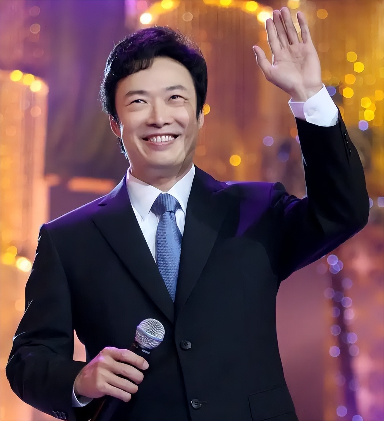 黄安不再沉默！曝费玉清现状，无儿无女独居 和女闺蜜互相解决需求