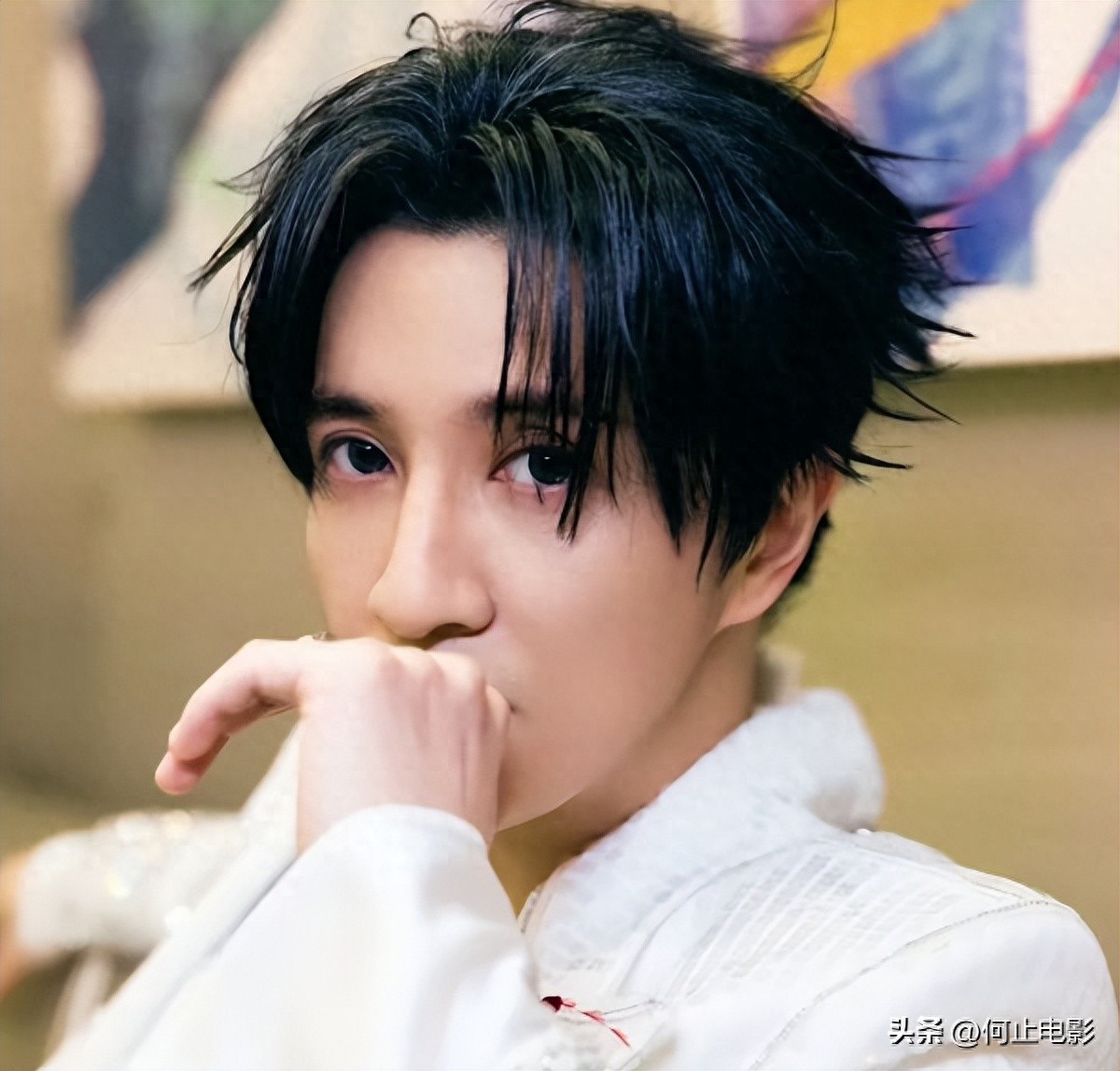 薛之谦被曝大瓜！妻子高磊鑫被牵连，17年被曝婚内出轨只冰山一角