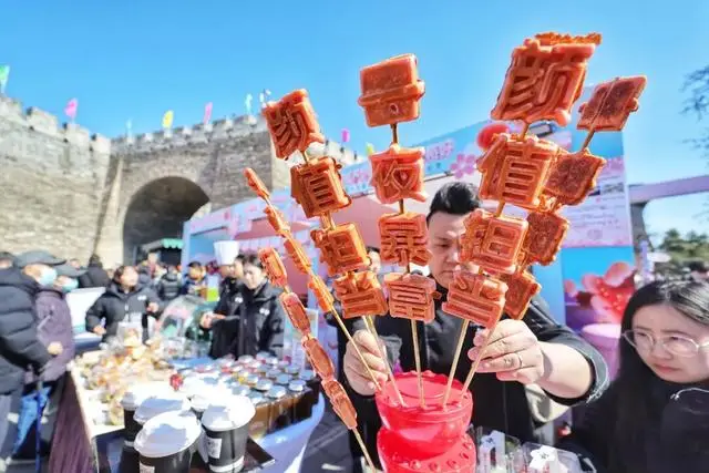 古城墙边的梅花说说_梅花城垛_