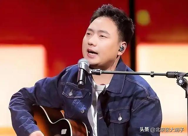 _海来阿木双面人生：春晚劳模遭全网吐槽_海来阿木双面人生：春晚劳模遭全网吐槽