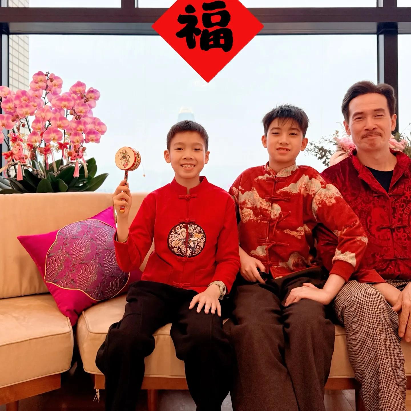 _过年喜庆全家福_迎新年全家福