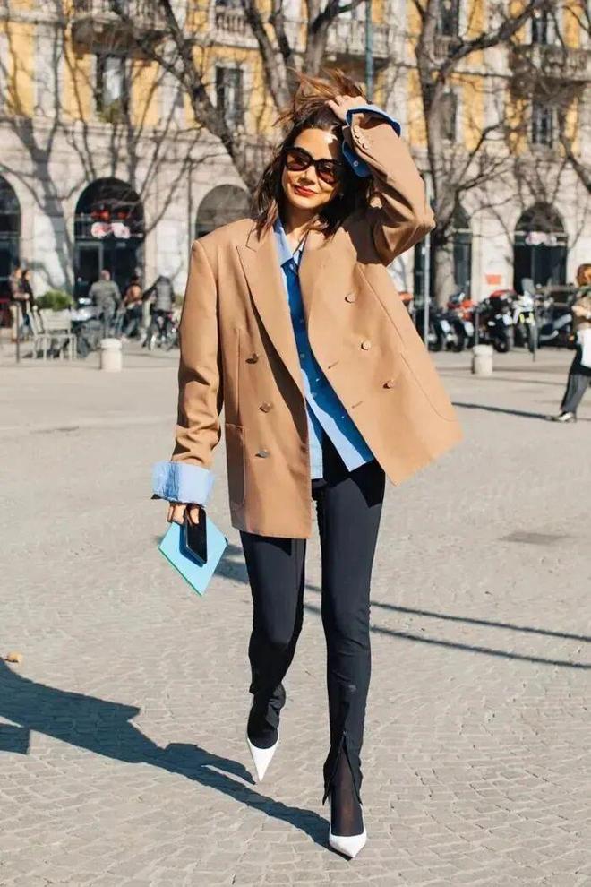 _穿奶茶色显白吗_奶茶色显脸白吗显肤色吗