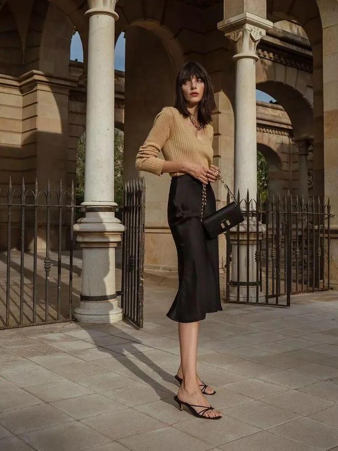 穿奶茶色显白吗_奶茶色显脸白吗显肤色吗_