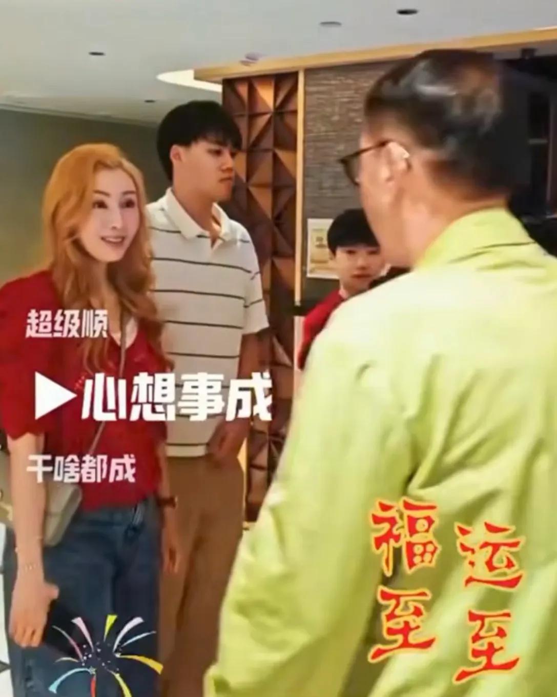 如何夸朋友晒的旅游照_夸元宵送晒金发漂亮照的句子_